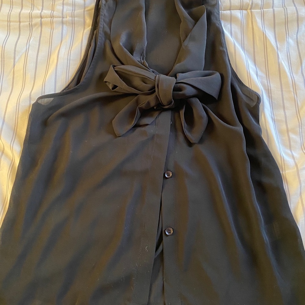 Sleeveless button up